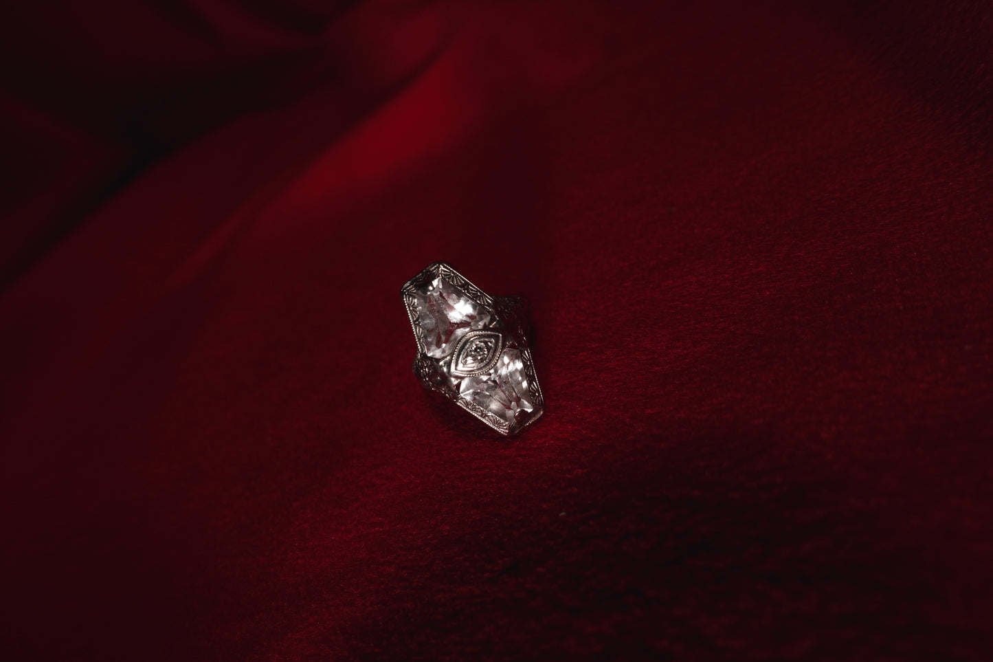 Protective Vintage White Gold Ring