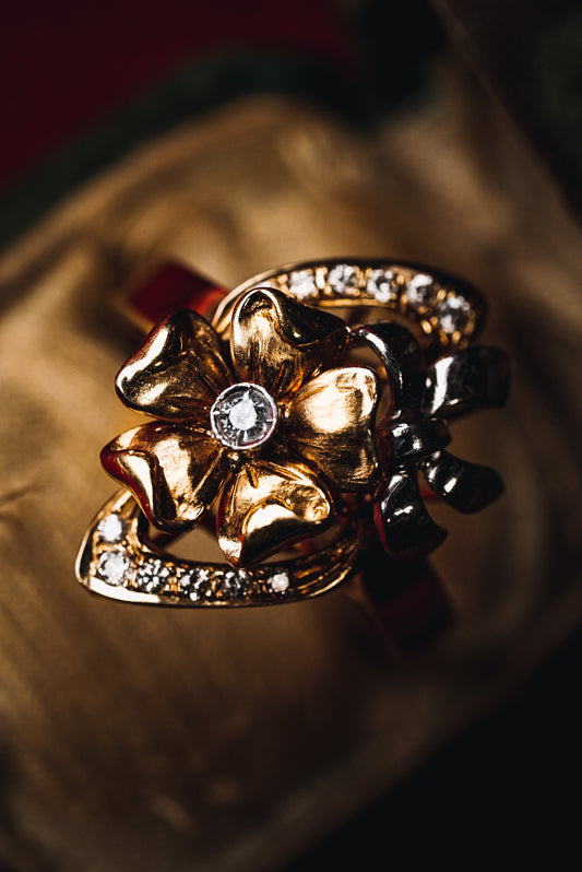 Elegant Dual Tone 18k Gold Ring With Diamonds