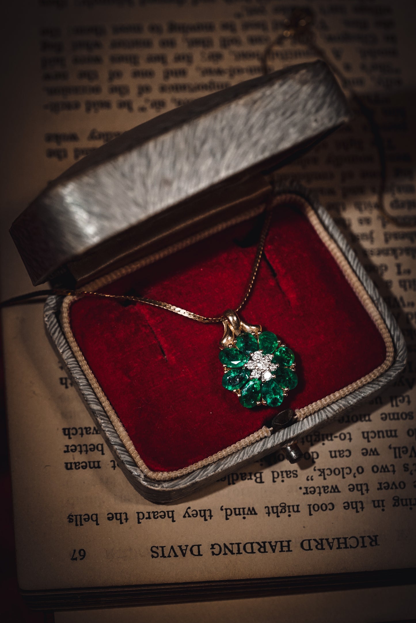 Outstanding Vintage Diamond & Emerald Pendant