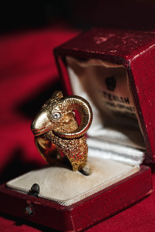 Outstanding 18k Vintage Yellow Gold Ram’s Head Ring