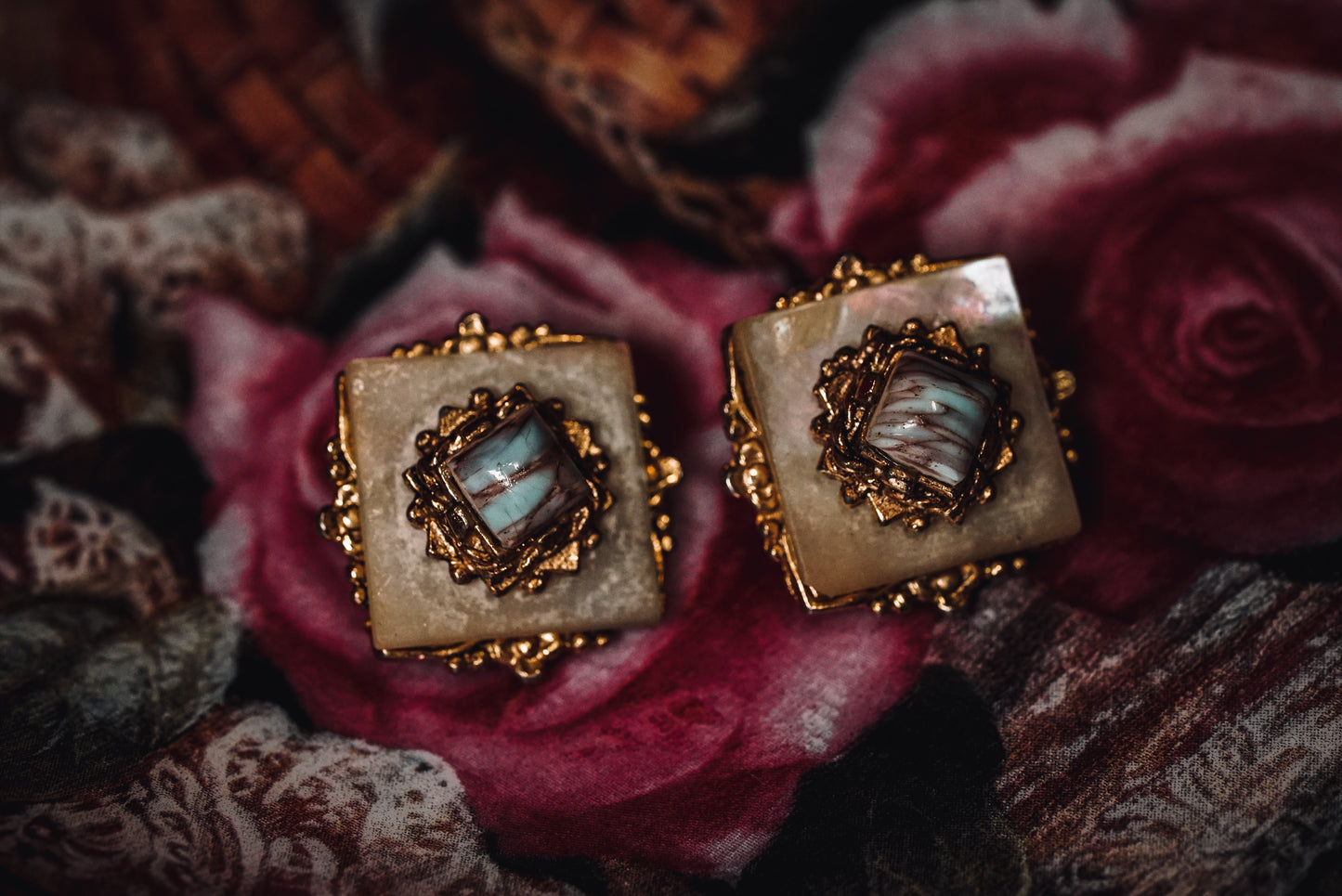 Extremely Rich Ornate Mother-of-Pearl & Aragonite Set - Matching Bracelet & Earrings