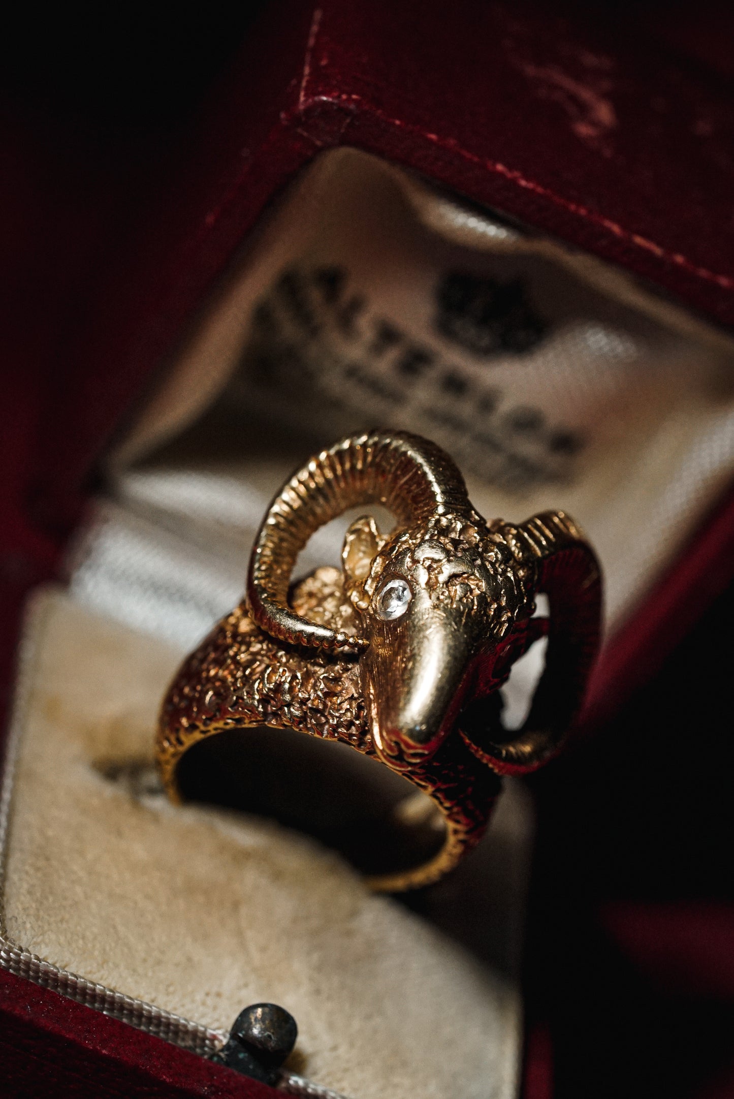 Outstanding 18k Vintage Yellow Gold Ram’s Head Ring