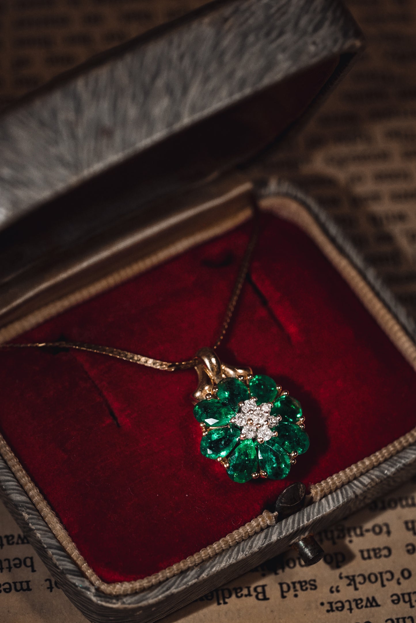 Outstanding Vintage Diamond & Emerald Pendant