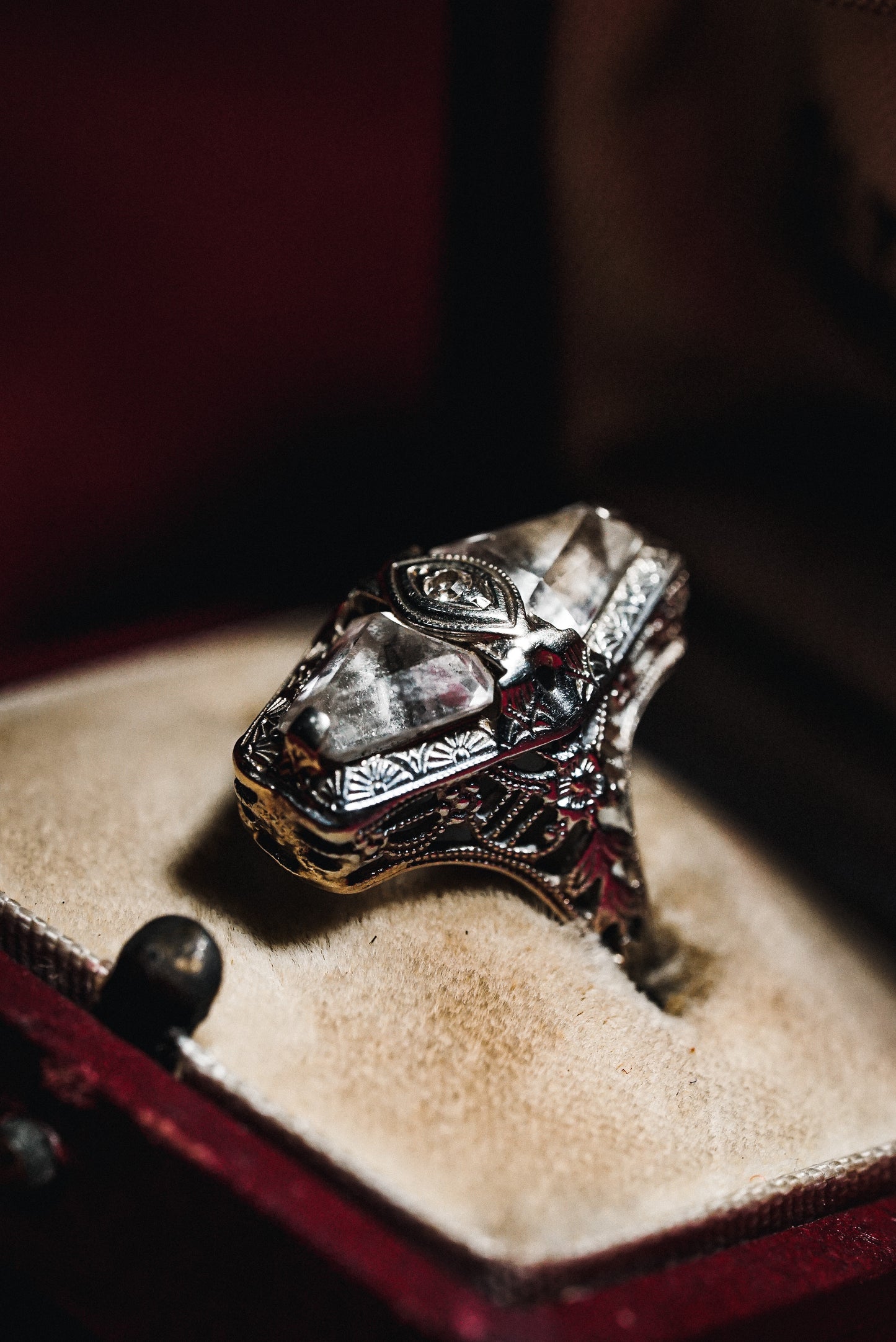 Protective Vintage White Gold Ring