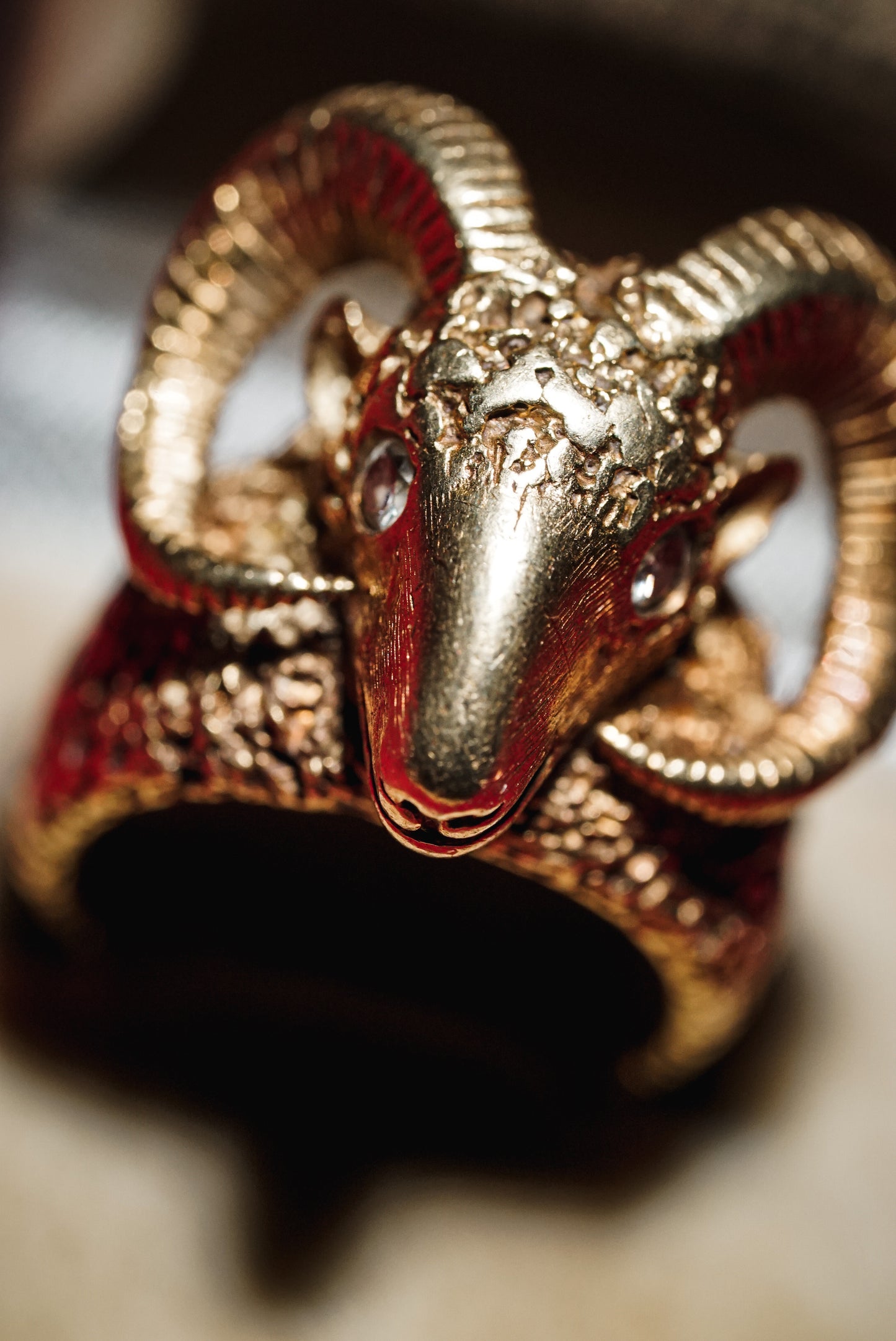 Outstanding 18k Vintage Yellow Gold Ram’s Head Ring