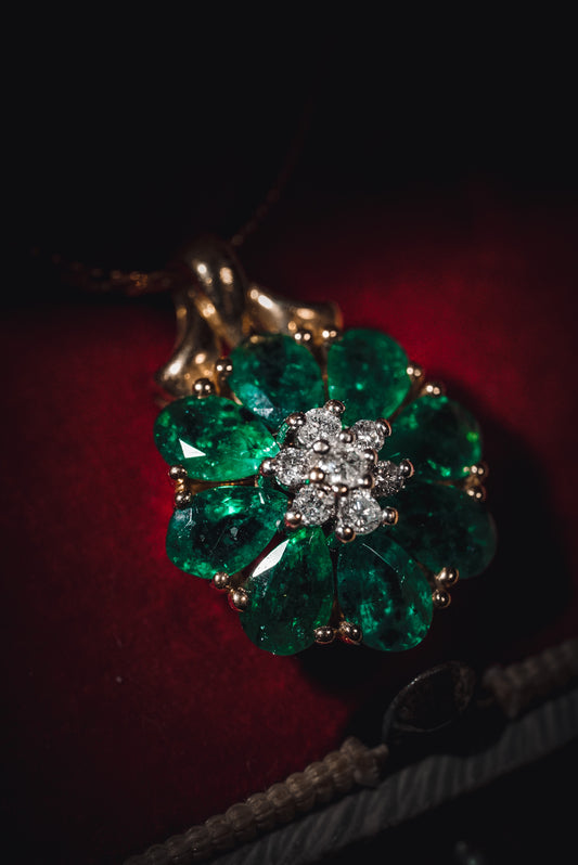 Outstanding Vintage Diamond & Emerald Pendant