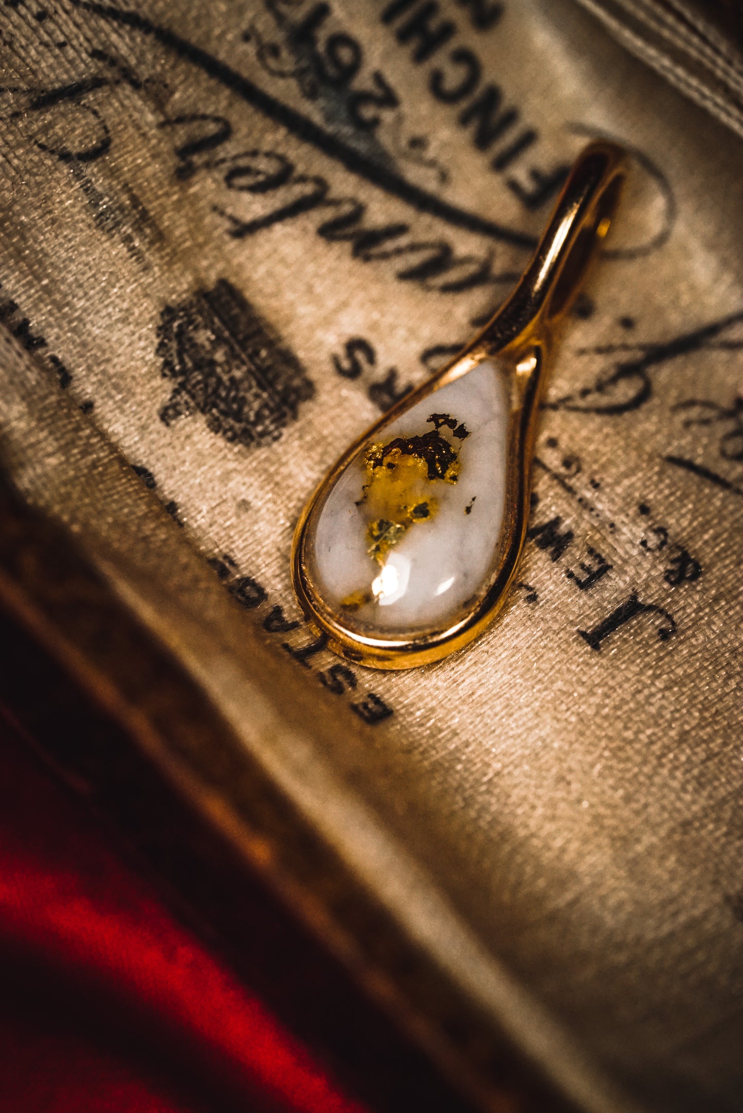 Natural Gold-Bearing Quartz Teardrop Pendant