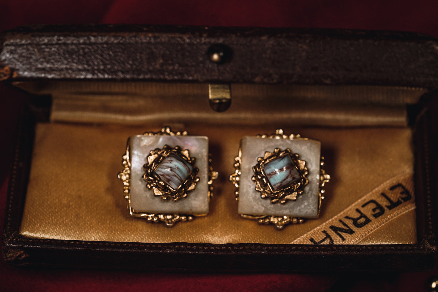 Extremely Rich Ornate Mother-of-Pearl & Aragonite Set - Matching Bracelet & Earrings