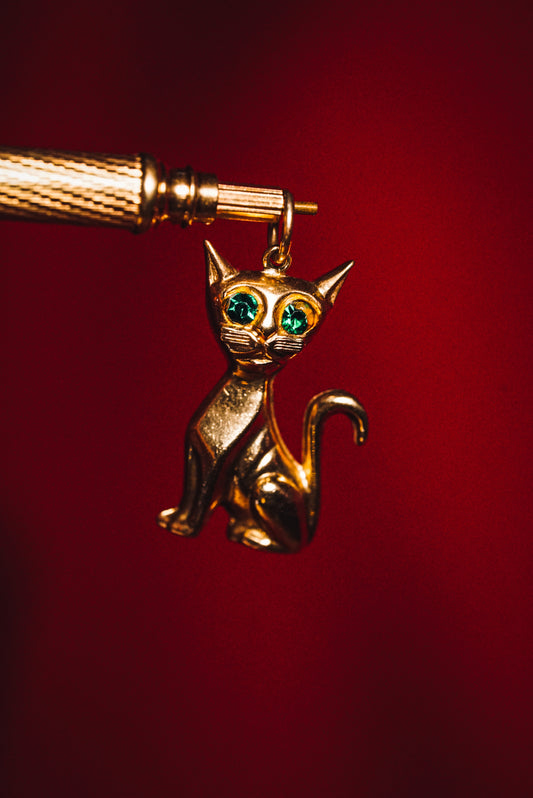 Amusing Vintage Gold Cat Pendant