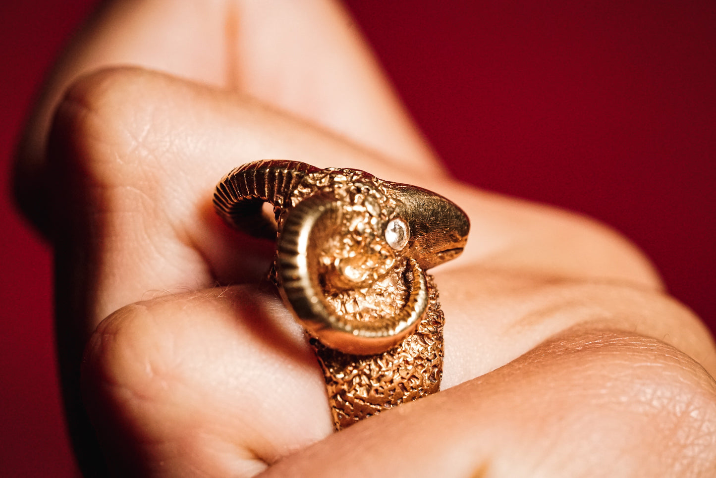 Outstanding 18k Vintage Yellow Gold Ram’s Head Ring