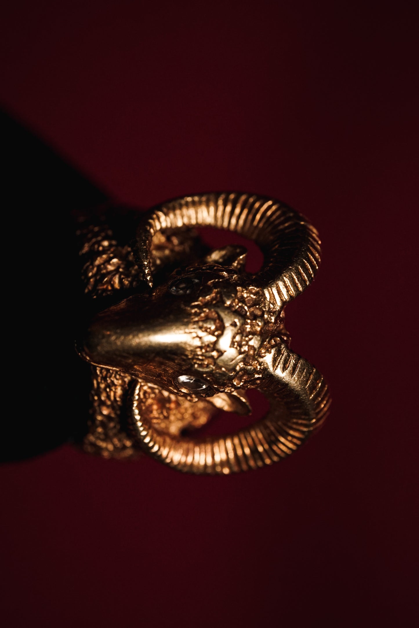 Outstanding 18k Vintage Yellow Gold Ram’s Head Ring