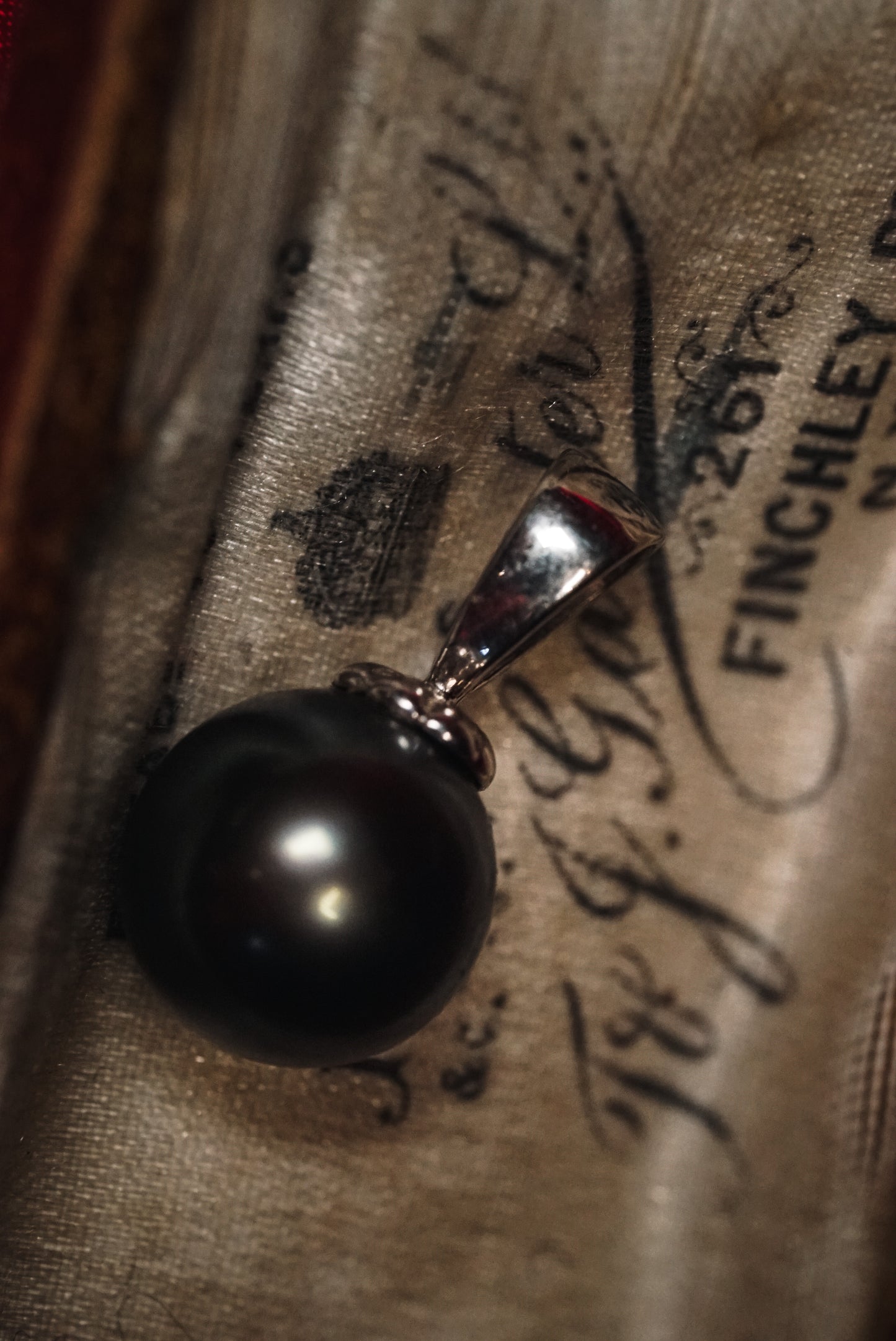 Mysterious Tahitian Grey Pearl Pendant