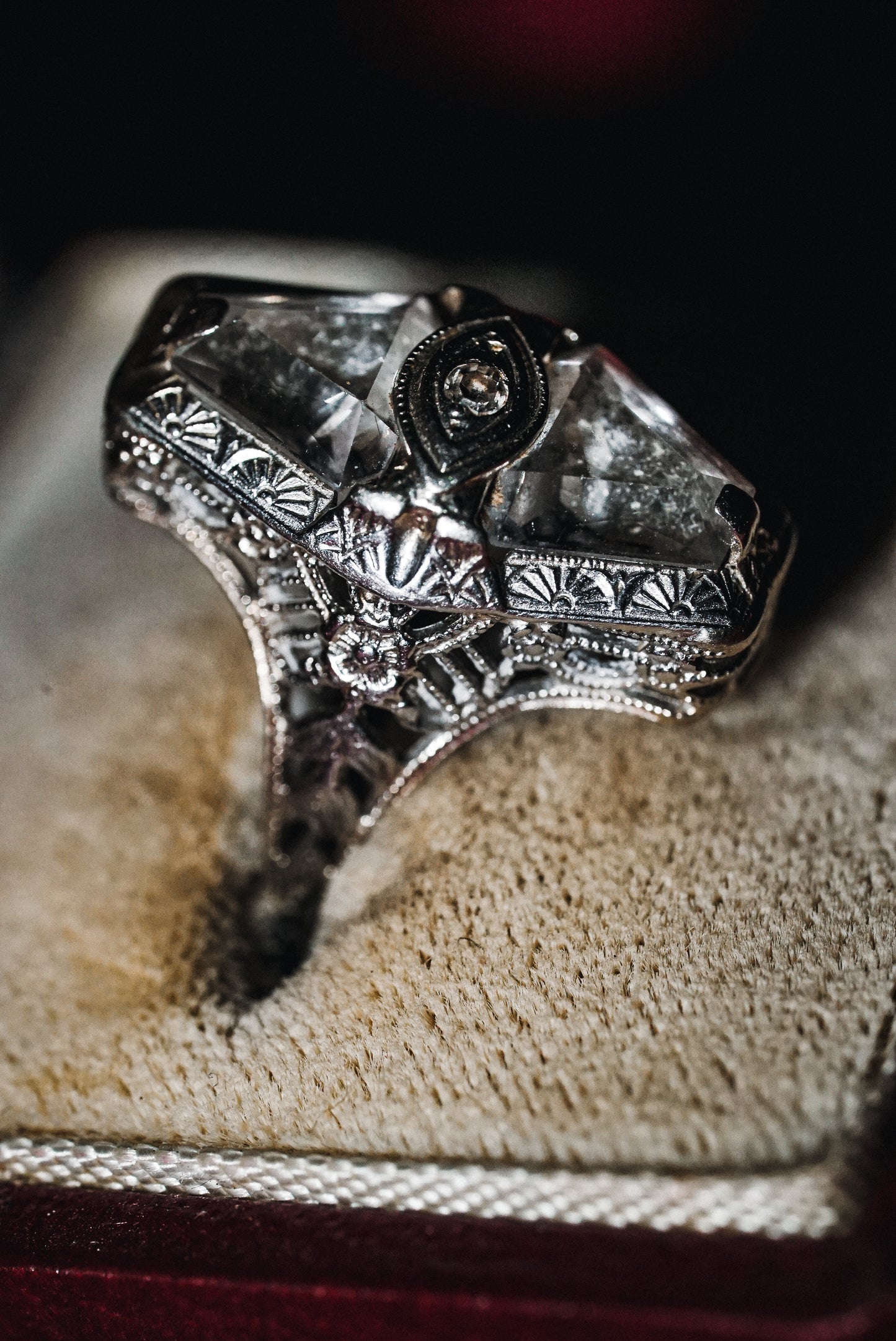 Protective Vintage White Gold Ring
