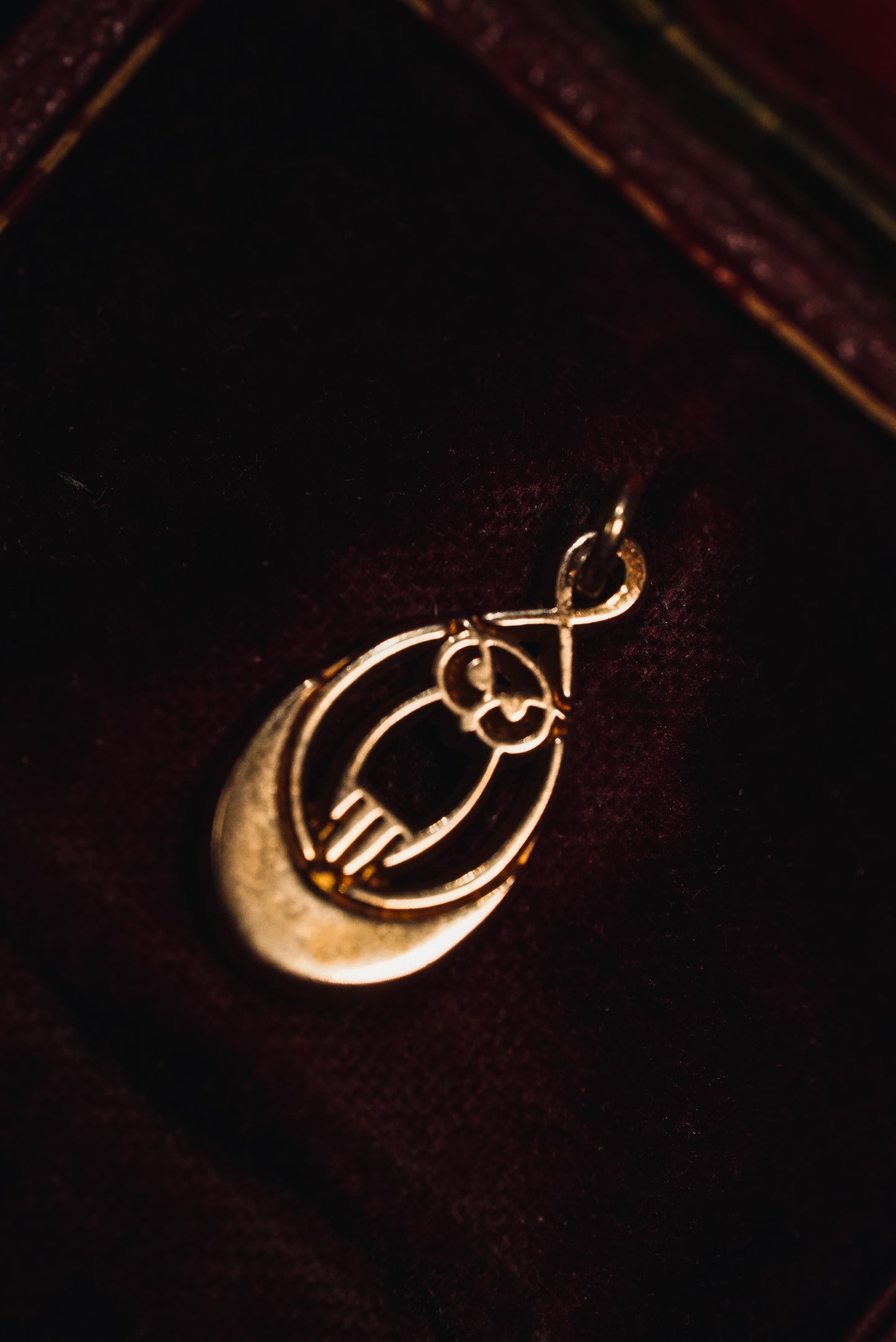 Wise Vintage Owl Pendant