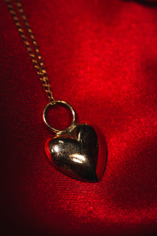 Classy Vintage Three-Dimensional Heart Pendant