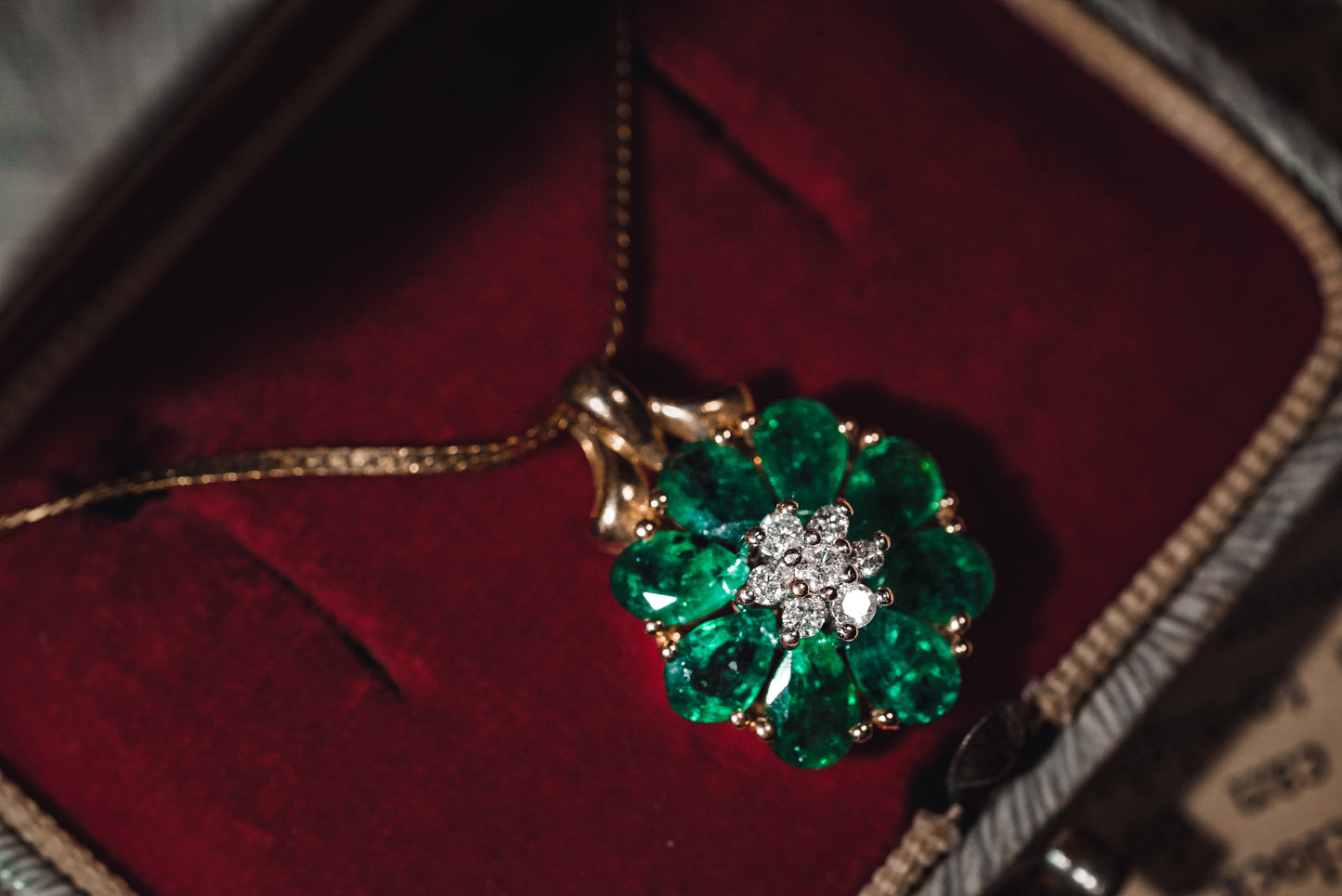 Outstanding Vintage Diamond & Emerald Pendant