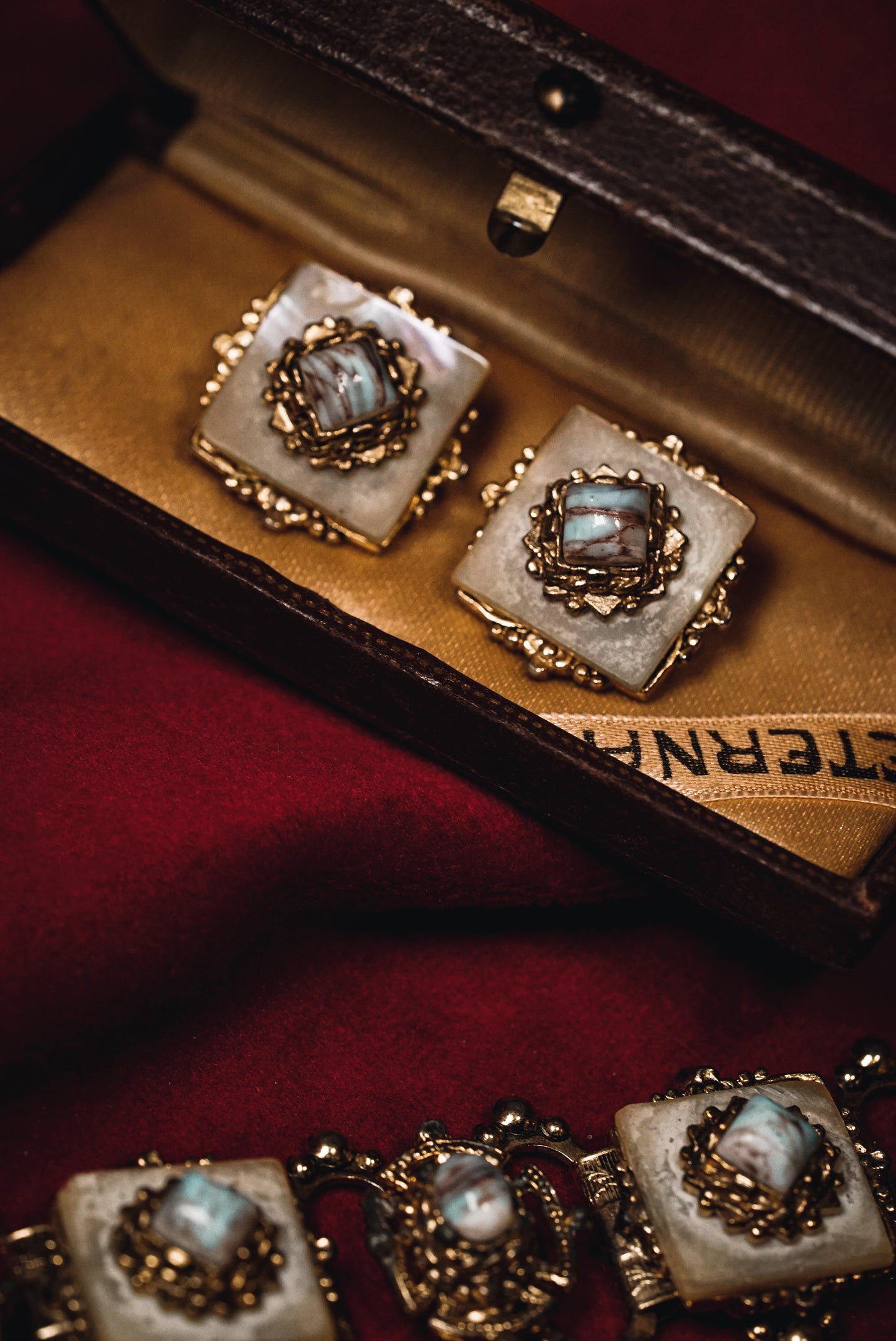 Extremely Rich Ornate Mother-of-Pearl & Aragonite Set - Matching Bracelet & Earrings