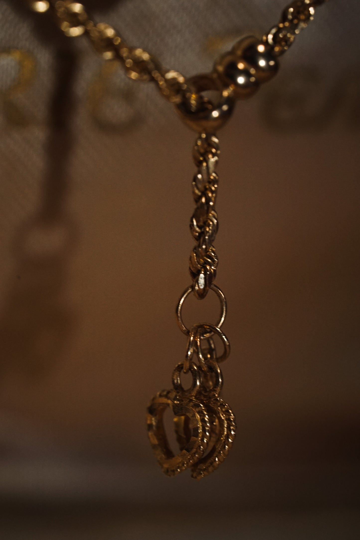 Gentle Vintage Gold Heart Lariat Necklace