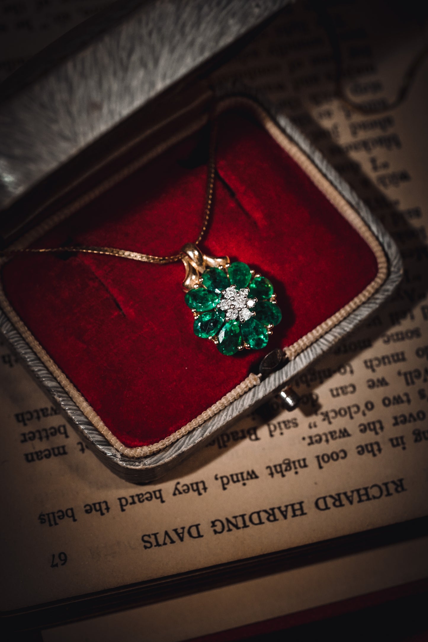 Outstanding Vintage Diamond & Emerald Pendant