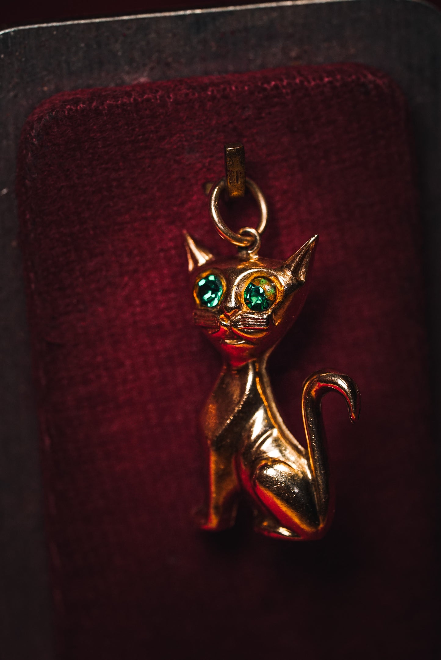 Amusing Vintage Gold Cat Pendant