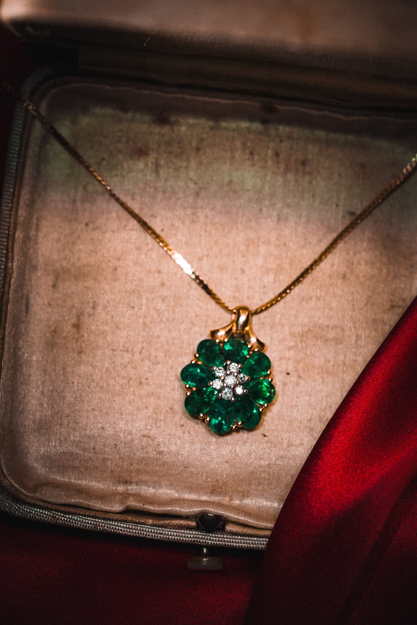 Outstanding Vintage Diamond & Emerald Pendant