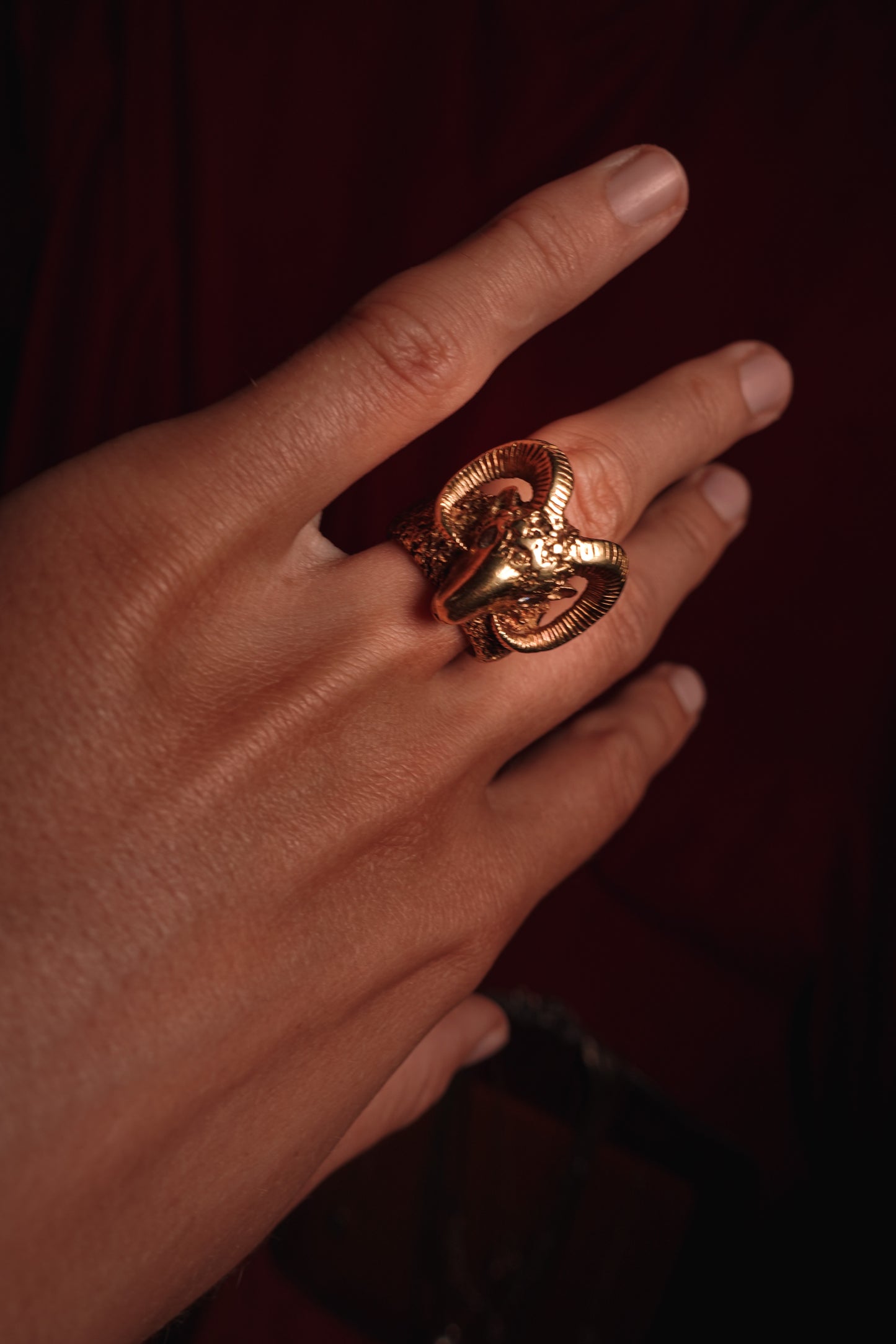 Outstanding 18k Vintage Yellow Gold Ram’s Head Ring