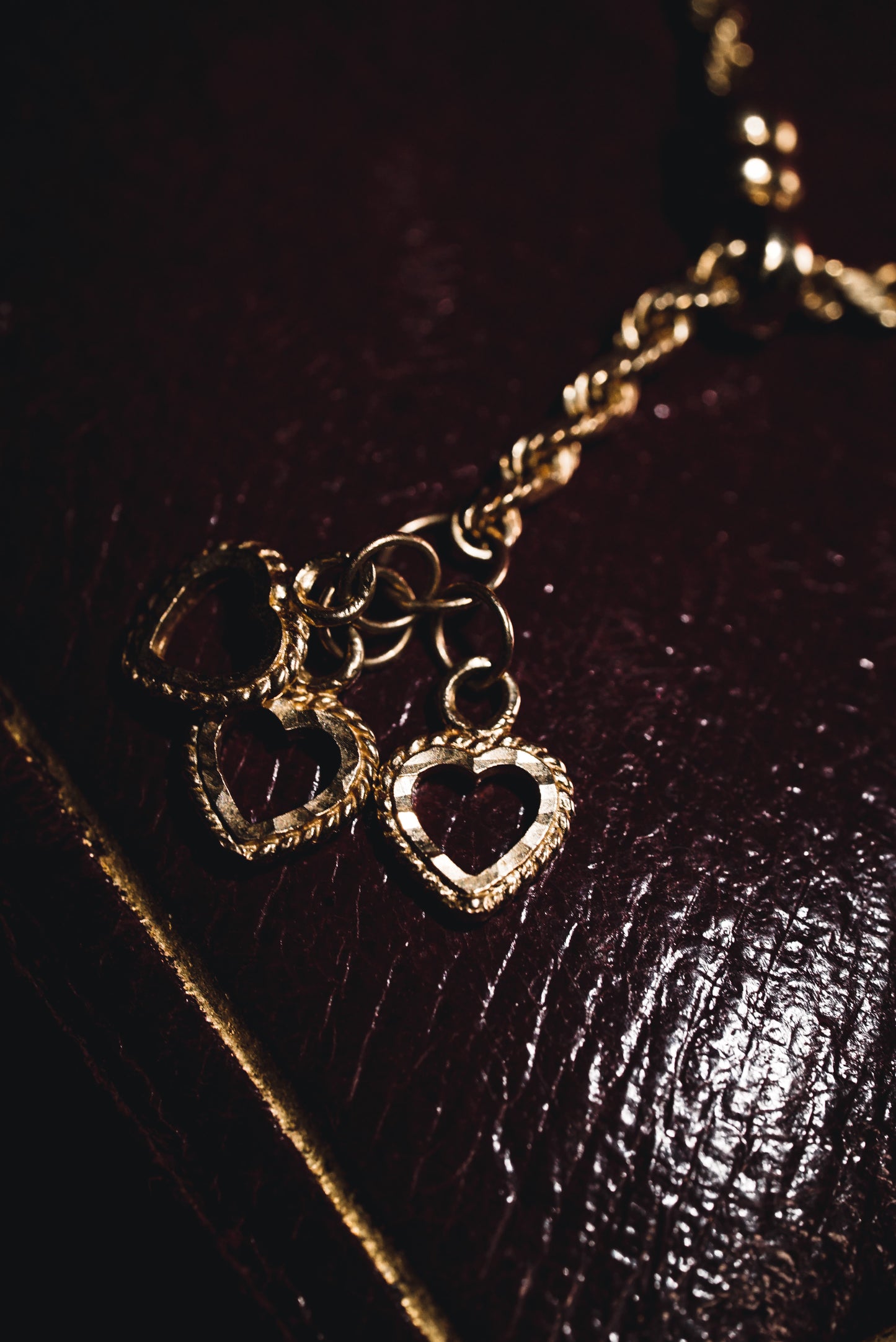 Gentle Vintage Gold Heart Lariat Necklace