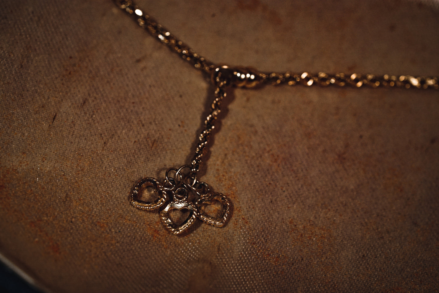 Gentle Vintage Gold Heart Lariat Necklace