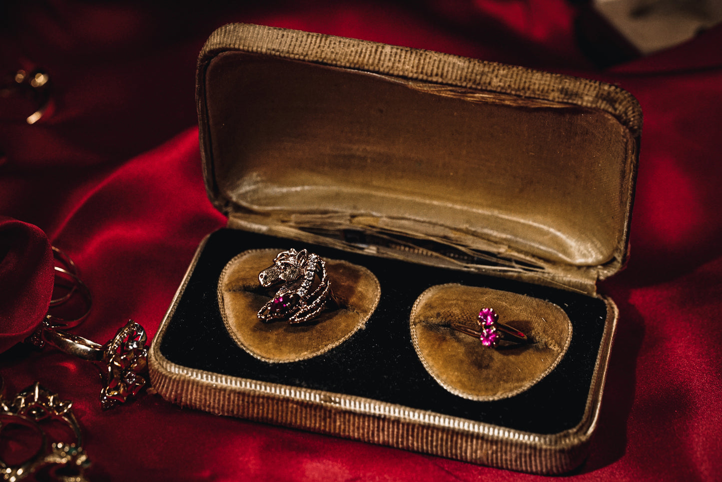 Horse Head Ring Set with Rubies And Diamonds